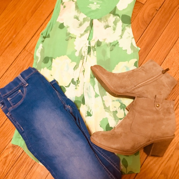 Chelsea Moreland Heeled ankle boots.🤩🙂 - Picture 7 of 7